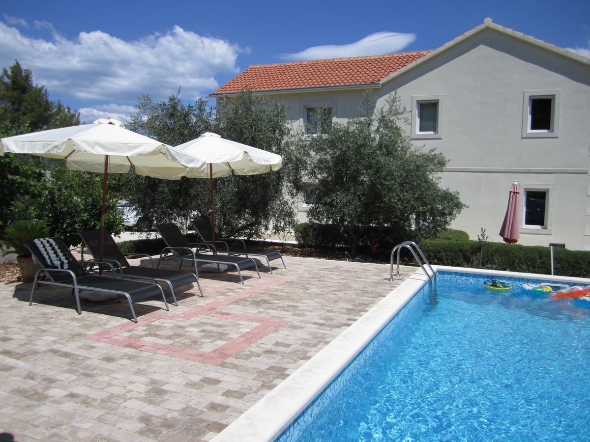 Apartments Nives Супетар Экстерьер фото